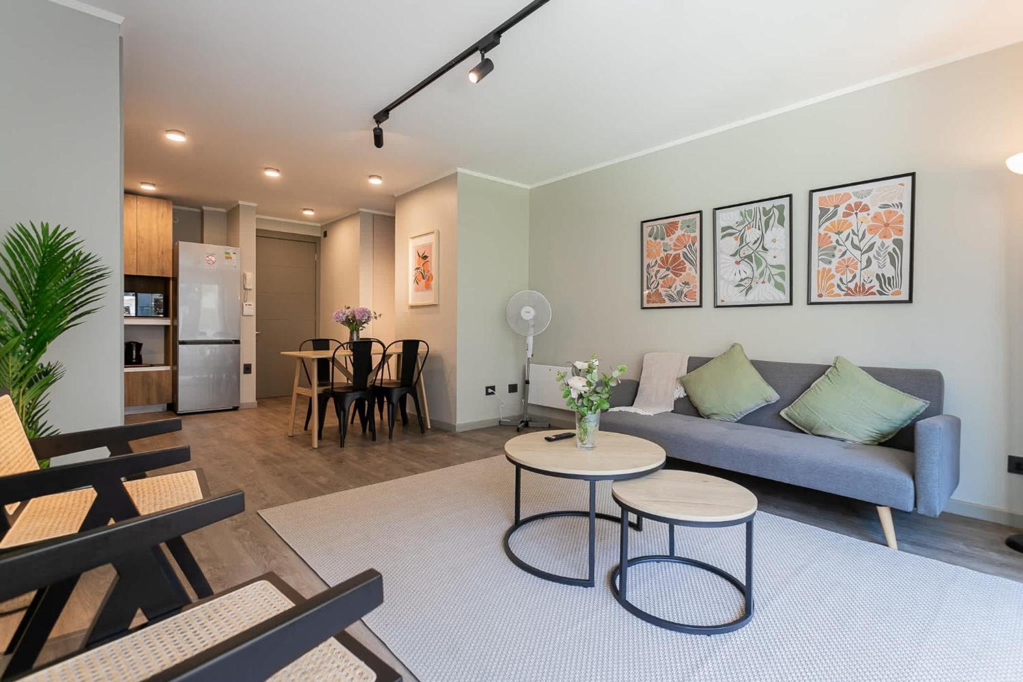 Ideal Families In Providencia With Pool * Santiago del Cile